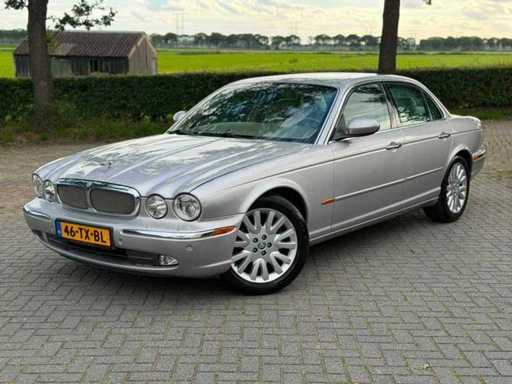 Jaguar XJ 3.0 V6 46-TX-BL