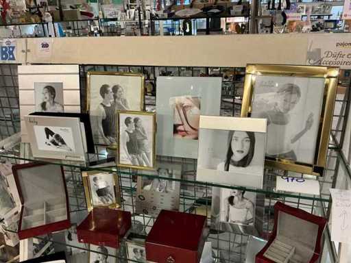 Various decoration/gift items