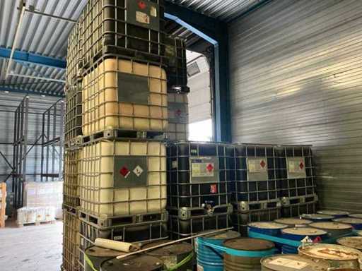 IBC-Container mit Inhalten (10x)