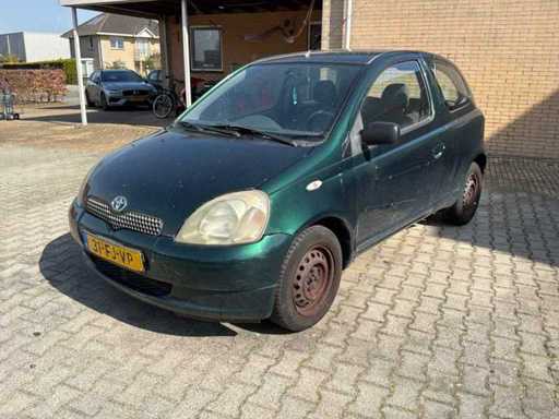 2000 Toyota Yaris 1.3-16V VVT-i Luna Passenger Car