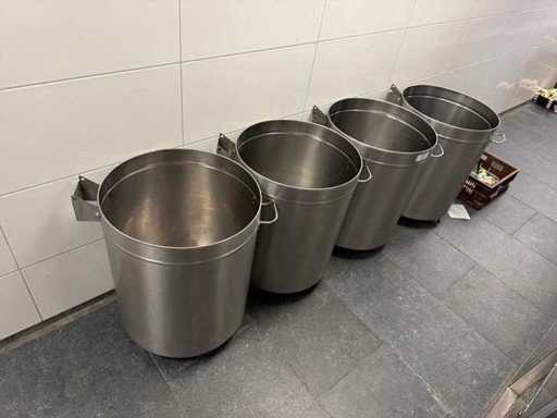 Large stainless steel cooking kettle (4x)