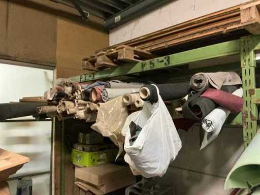 Un lot de tissu en rouleau