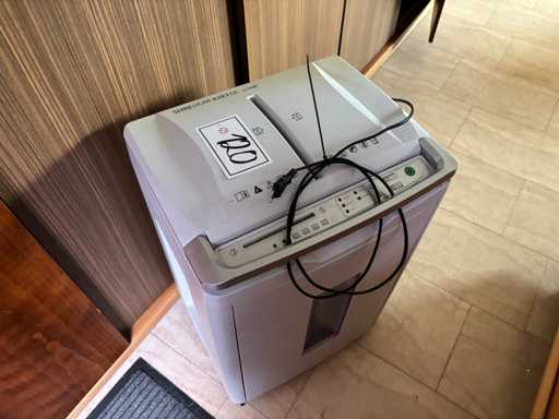 IDEAL SHREDCAT 8283 CC Paper Shredder