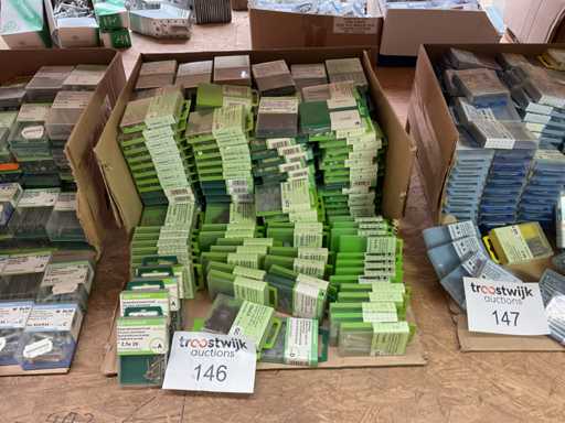 1 x partij bevestigingsmaterialen