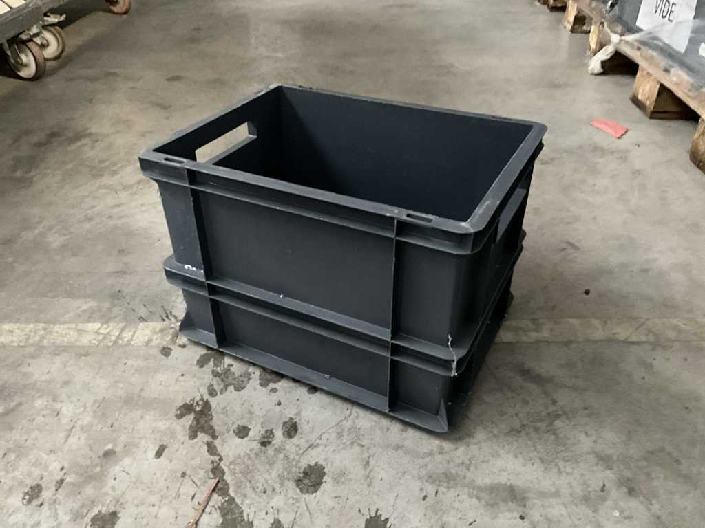 56x plastic stacking bins