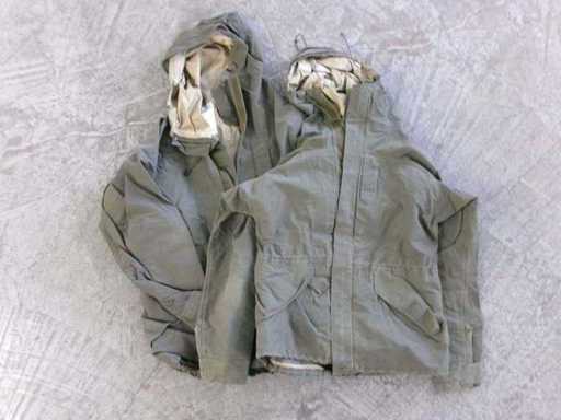 Austriac?. Jachet? de ploaie, m?slinie, KAZ03, Goretex, defect? (MR) (42x)