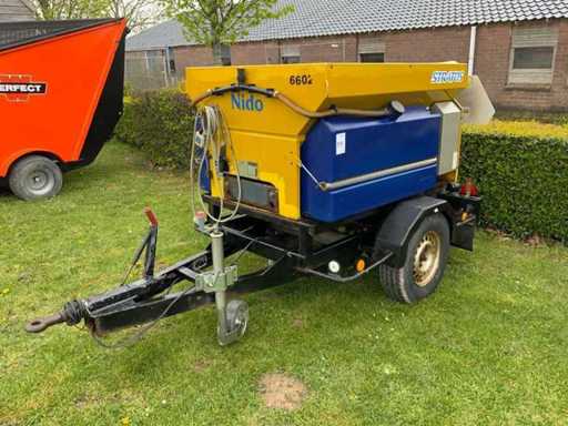 Nido Stratos B08-15 Awaxn Salt spreader remorque 2002