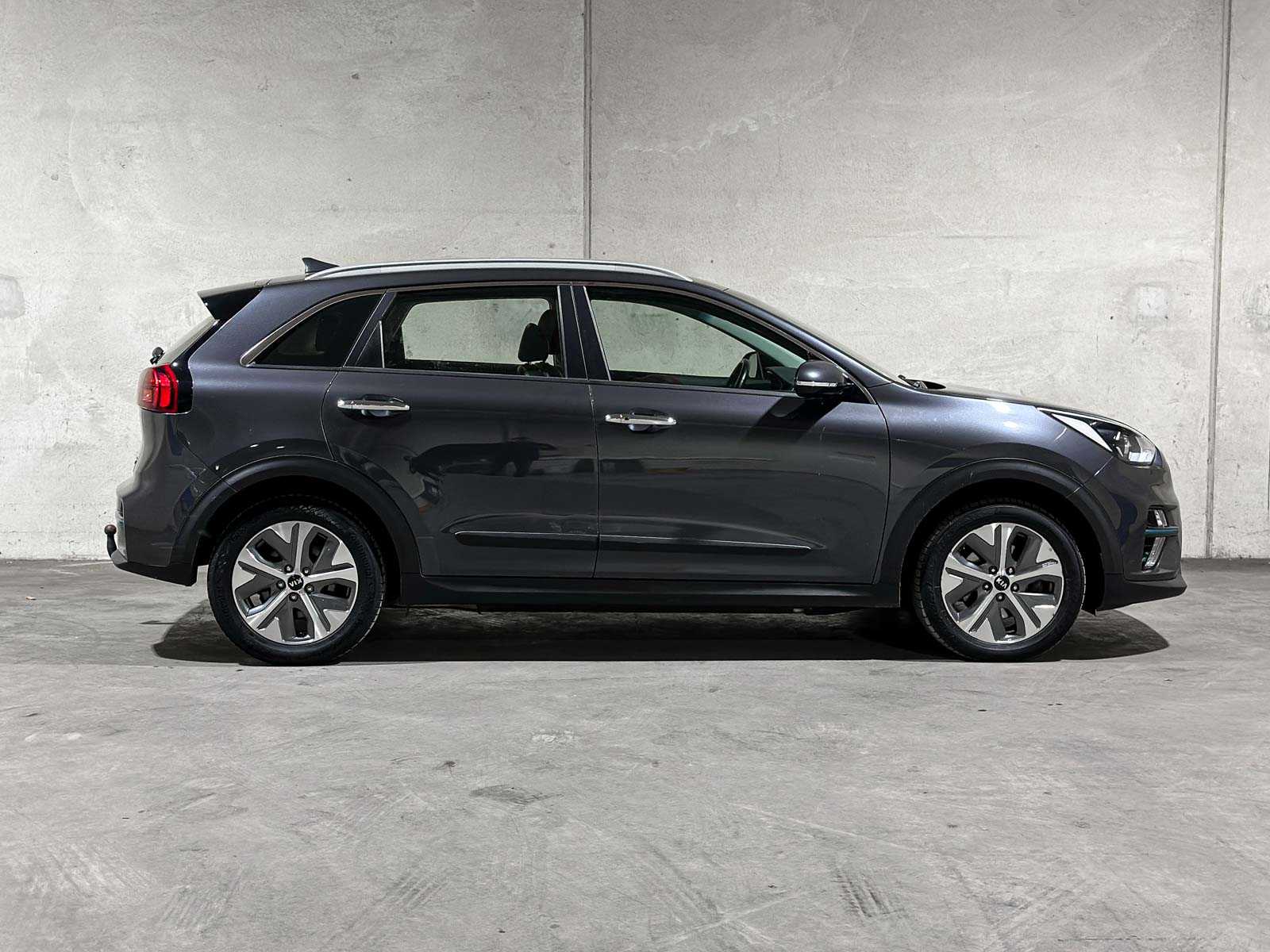 Kia e-Niro DynamicLine 64 kWh 204hp 2020 (Original-NL + 1st owner), J-072-TK