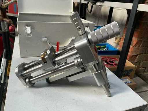 Dispositif d’épluchement de tuyaux Omicron 145