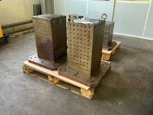 Wieże zaciskowe (2x)