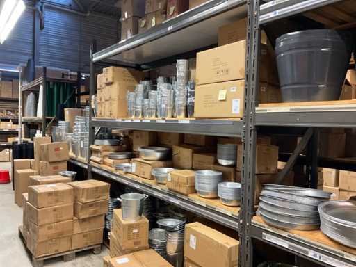 Seaux et bols de décoration