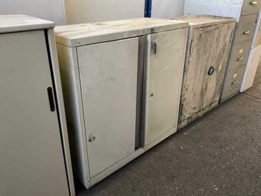 Szafka na akta z dwoma drzwiami