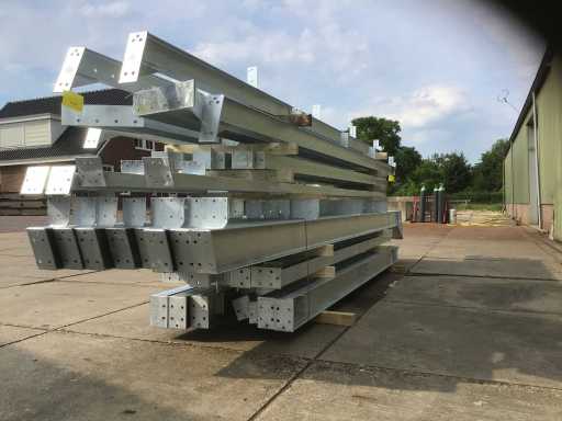 Konstrukcja stalowa 11,6x35 m (ok. 406 m2)