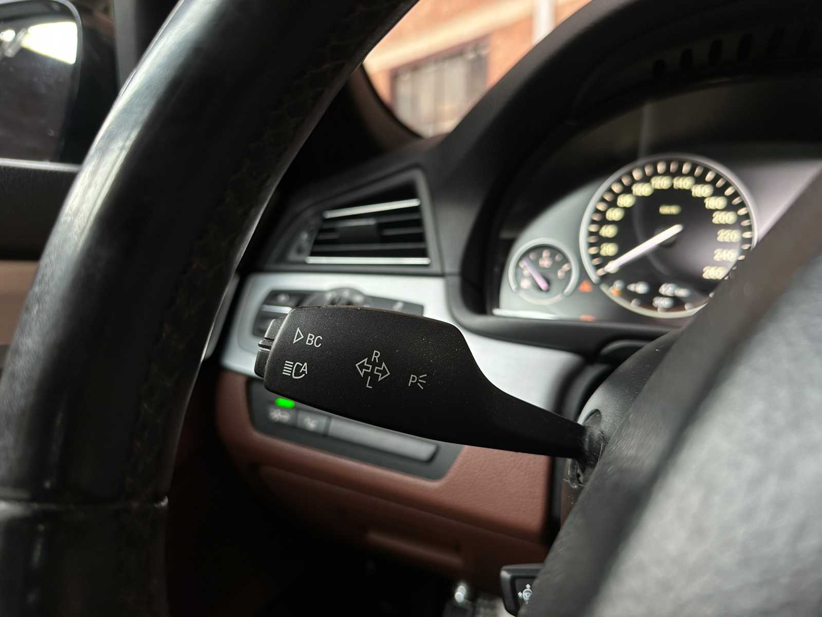 BMW 550i 4.4 V8 High Executive M-Sport F11 408pk 2011 5-serie Touring, HP-259-J