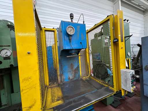 SMFI - C24A15N - HYDRAULISCHE PERS