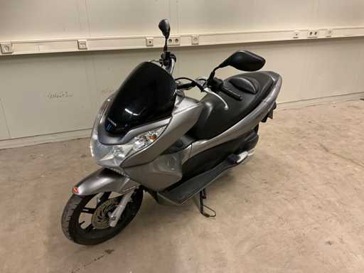 2012 Honda PCX125 Motor Scooter 09-MB-RT