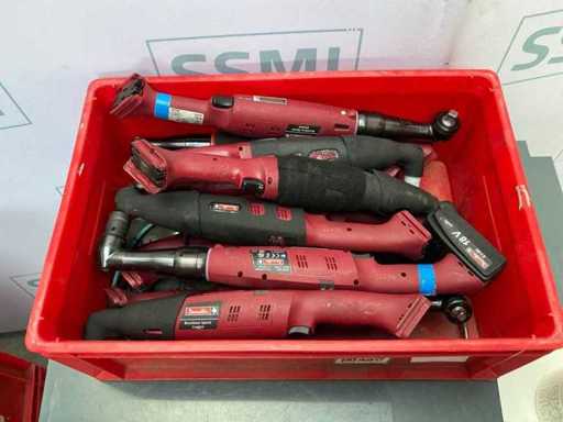 - Diverse unelte manuale