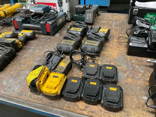 Baterie i ładowarki DeWalt Party