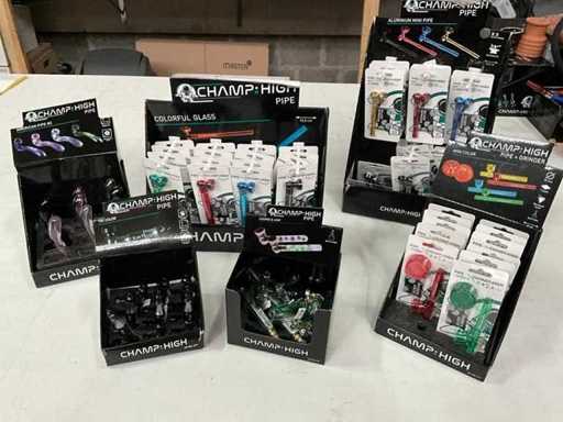 Champ High Mix Lot-Pfeifen in der Ausstellung