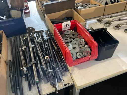 Batch of fasteners