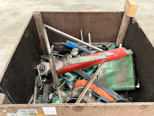 Lotto di varie parti