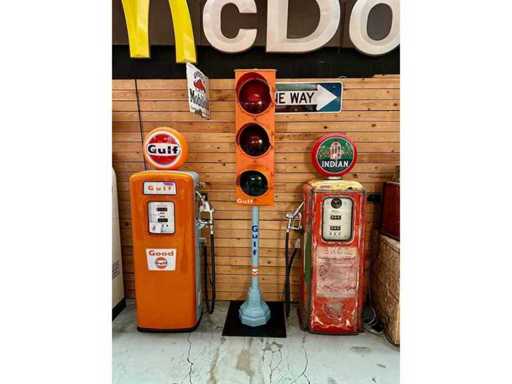 Rood licht hersteld in Golfkleuren - Diverse lichtapparatuur