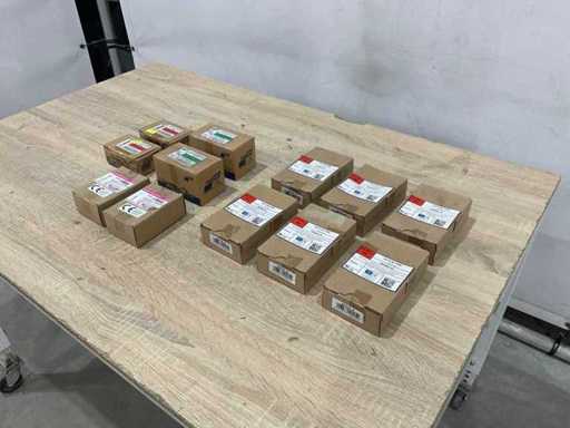 Różne śruby ze stali nierdzewnej ocynkowane