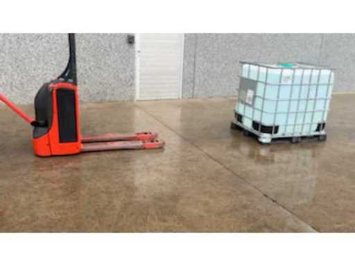 8e003041-2166-4078-bfe7-e67944fed46b.mp4