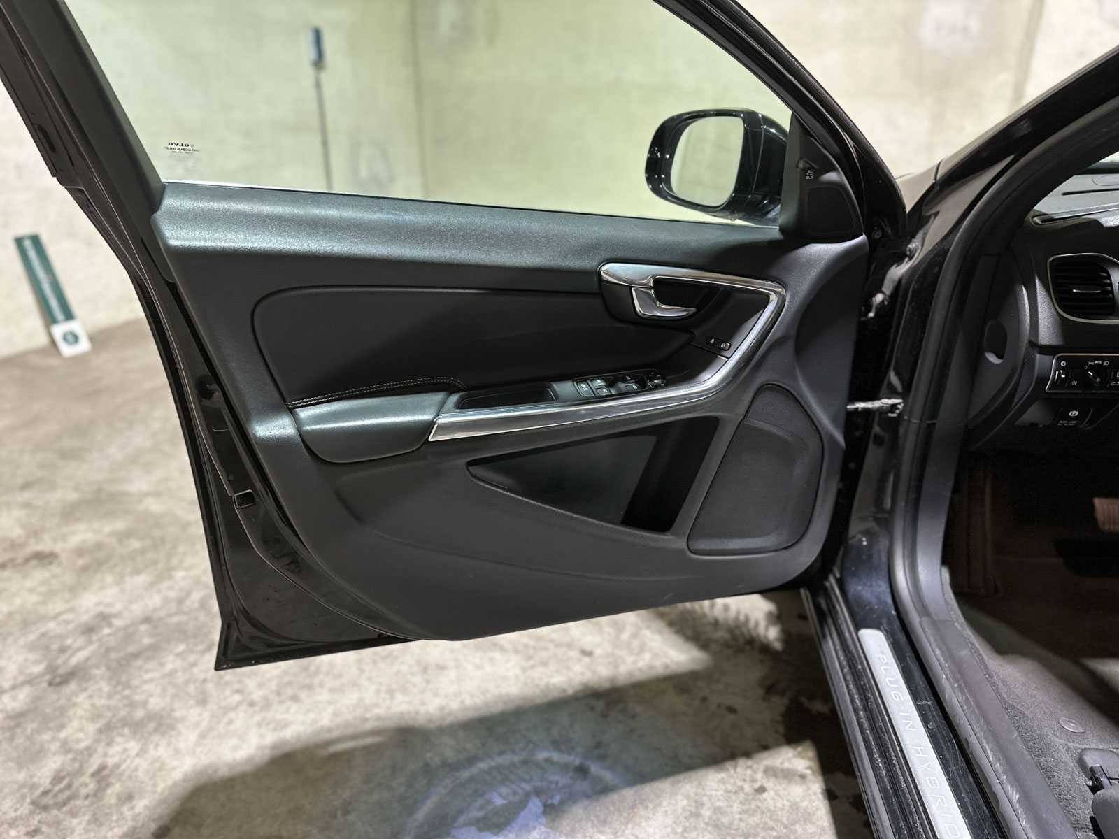 Volvo V60 2.4 D6 AWD Plug-In Hybrid Summum 285pk 2013 (Origineel-NL), 6-SFG-70