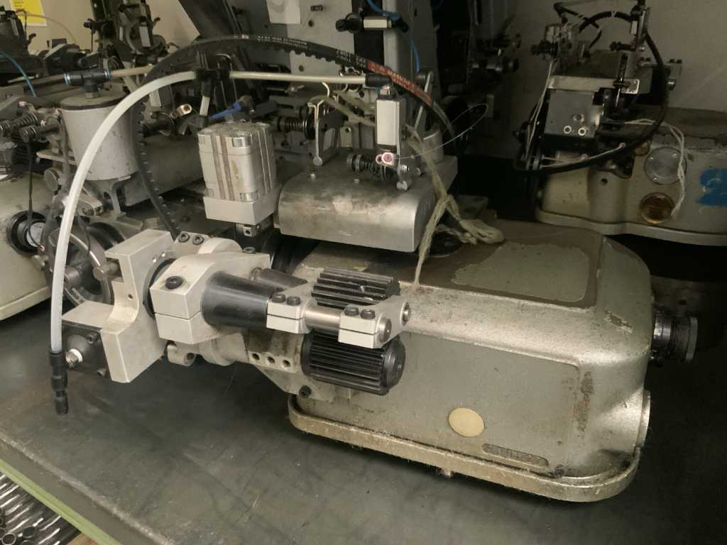 Carpet sergers (3x) Troostwijk Auctions