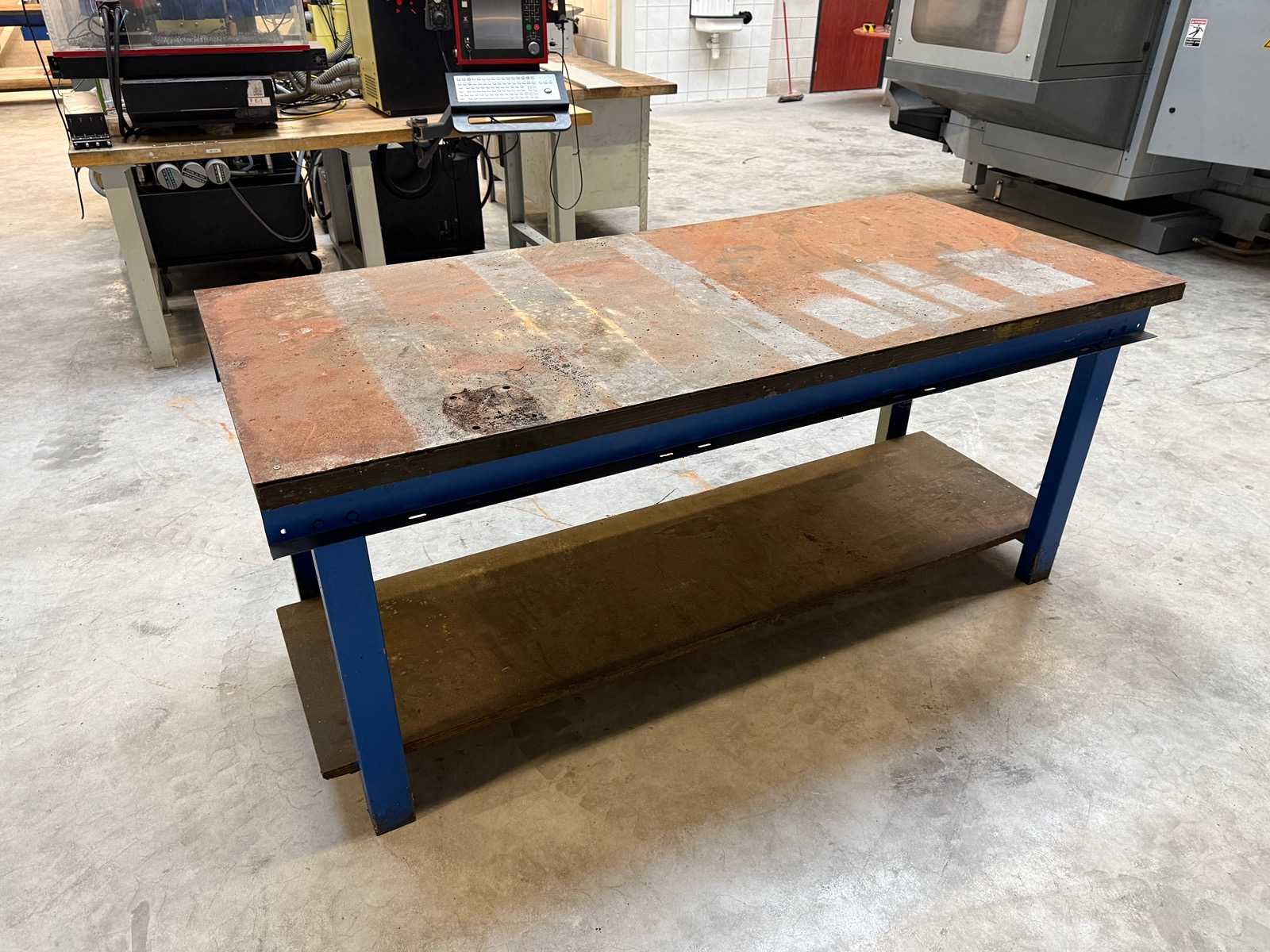 H.M – 2000 x 900 – Welding table