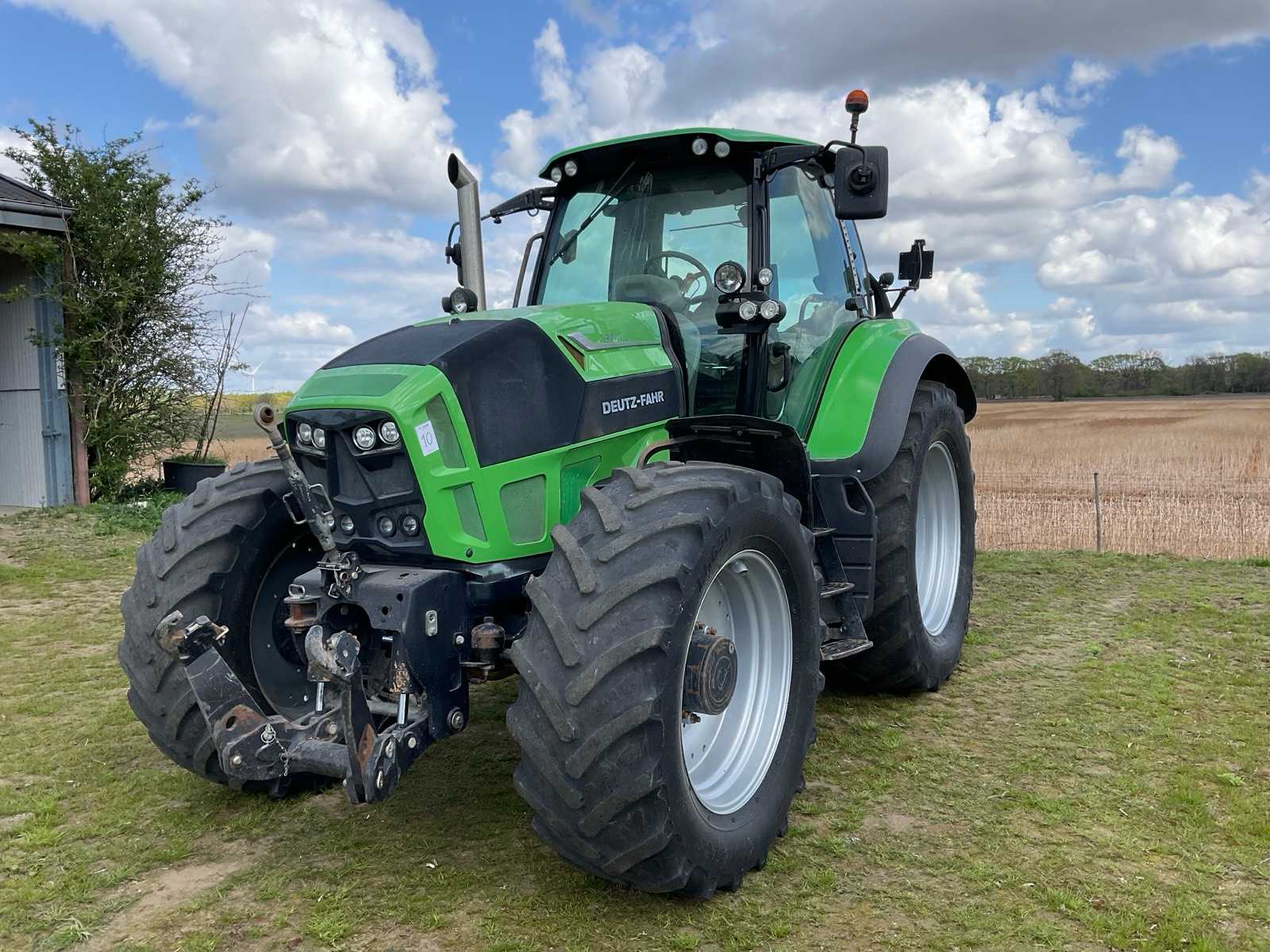 2015 Deutz 7210 11V Four Wheel Drive Farm Tractor