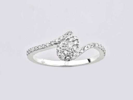 14 KT Weißgoldring mit Naturdiamant