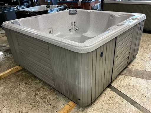 CalderaSpas Jacuzzi
