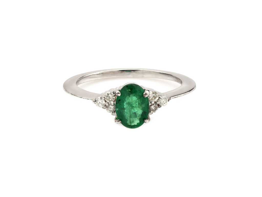 (Certified) Ring With Natural Emerald And Diamonds 2.35g