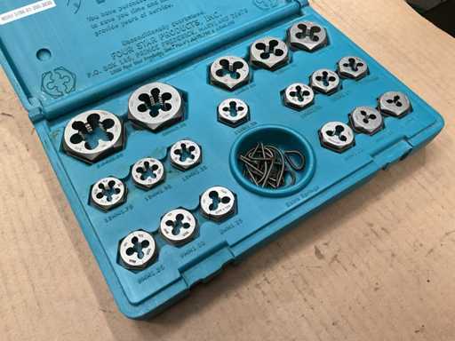 Four Star Metric S1991M Thread Chaser Repair Kit