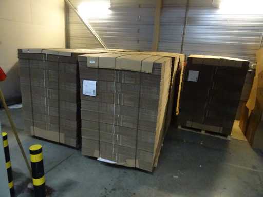 Kartonowe pudełko (1460x)