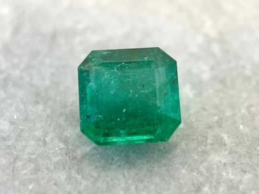 Szmaragd o masie 5,47 karatu naturalny