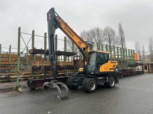 Hyundai - HW180 - Pelle à roues avec serre-bois Kinshoffer