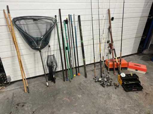 O mulțime de undițe de pescuit (9x)