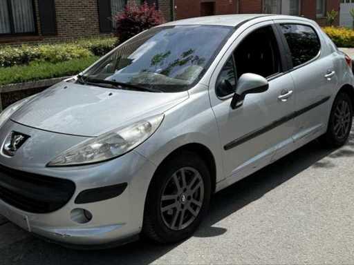 2007 Peugeot 207 1.4 benzine 75 pk auto
