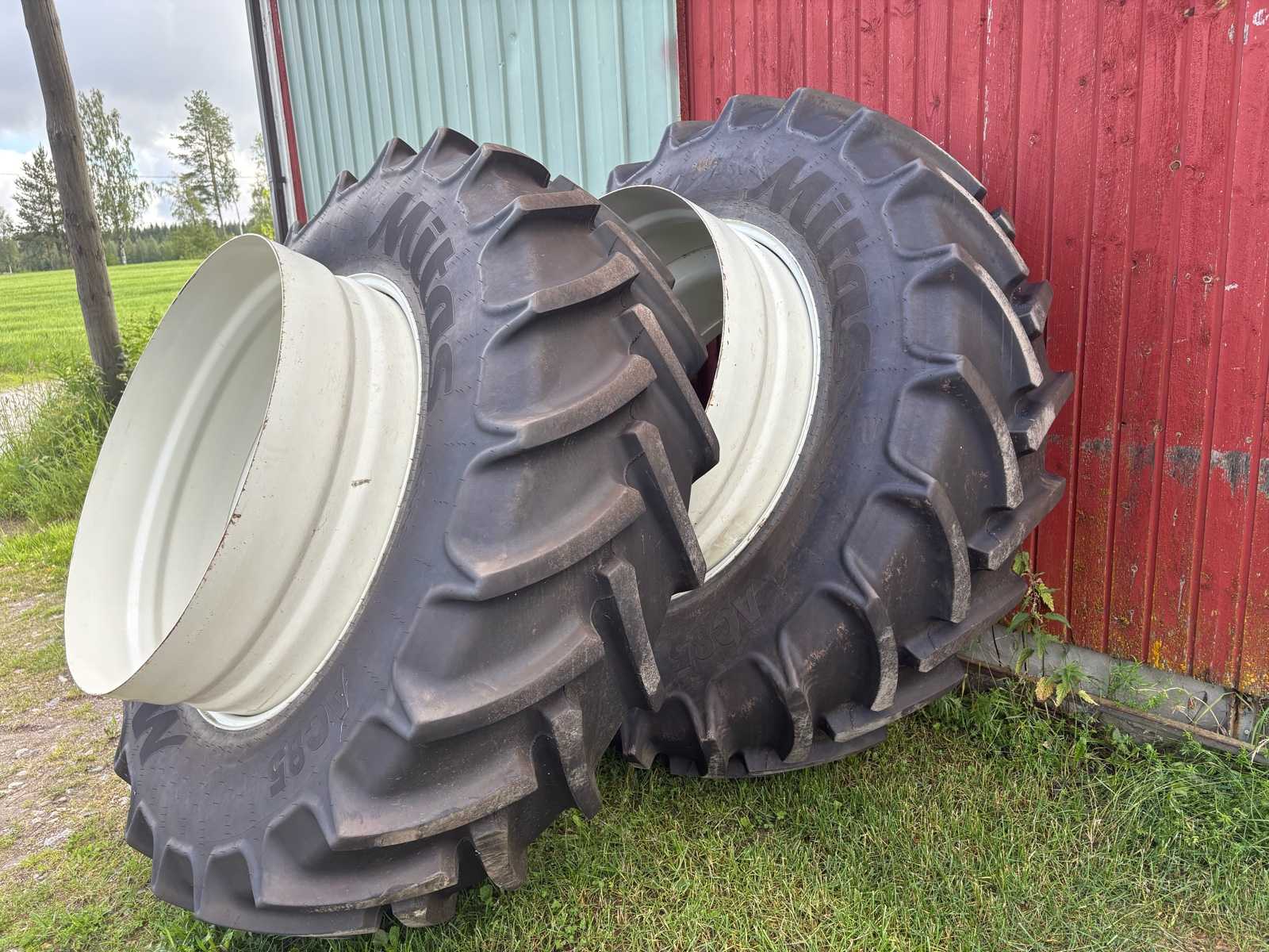 Traktordäck Mitas 520/85 R42 2st