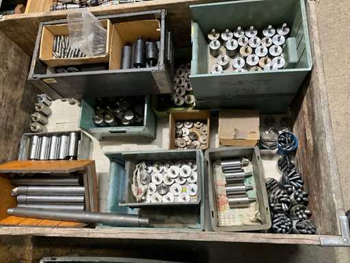 Paaltje van klemmateriaal