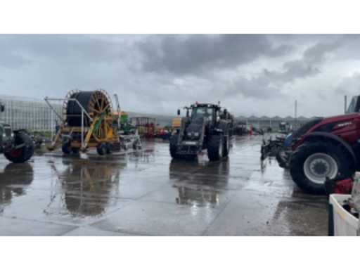 f42b2492-368c-4dd3-a61e-279c5e15bb52.mp4