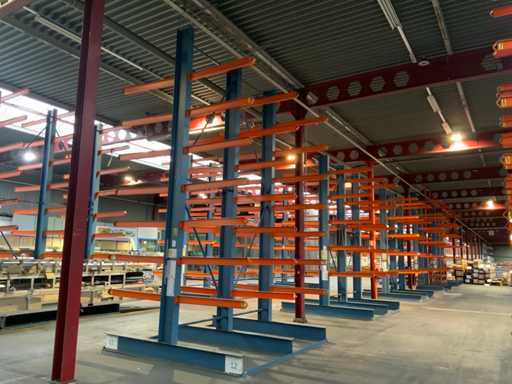 Doppelseitiges Auslegergestell (2x)