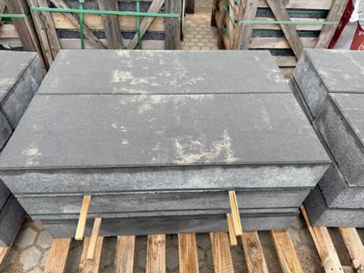 Betonnen traptreden (ca. 8 stuks)