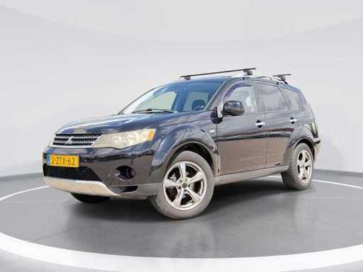 mitsubishi OUTLANDER 3.0 V6 4WD | 2-ZTX-62 i