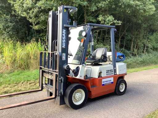 1997 Nissan UJ02A25U Vorkheftruck