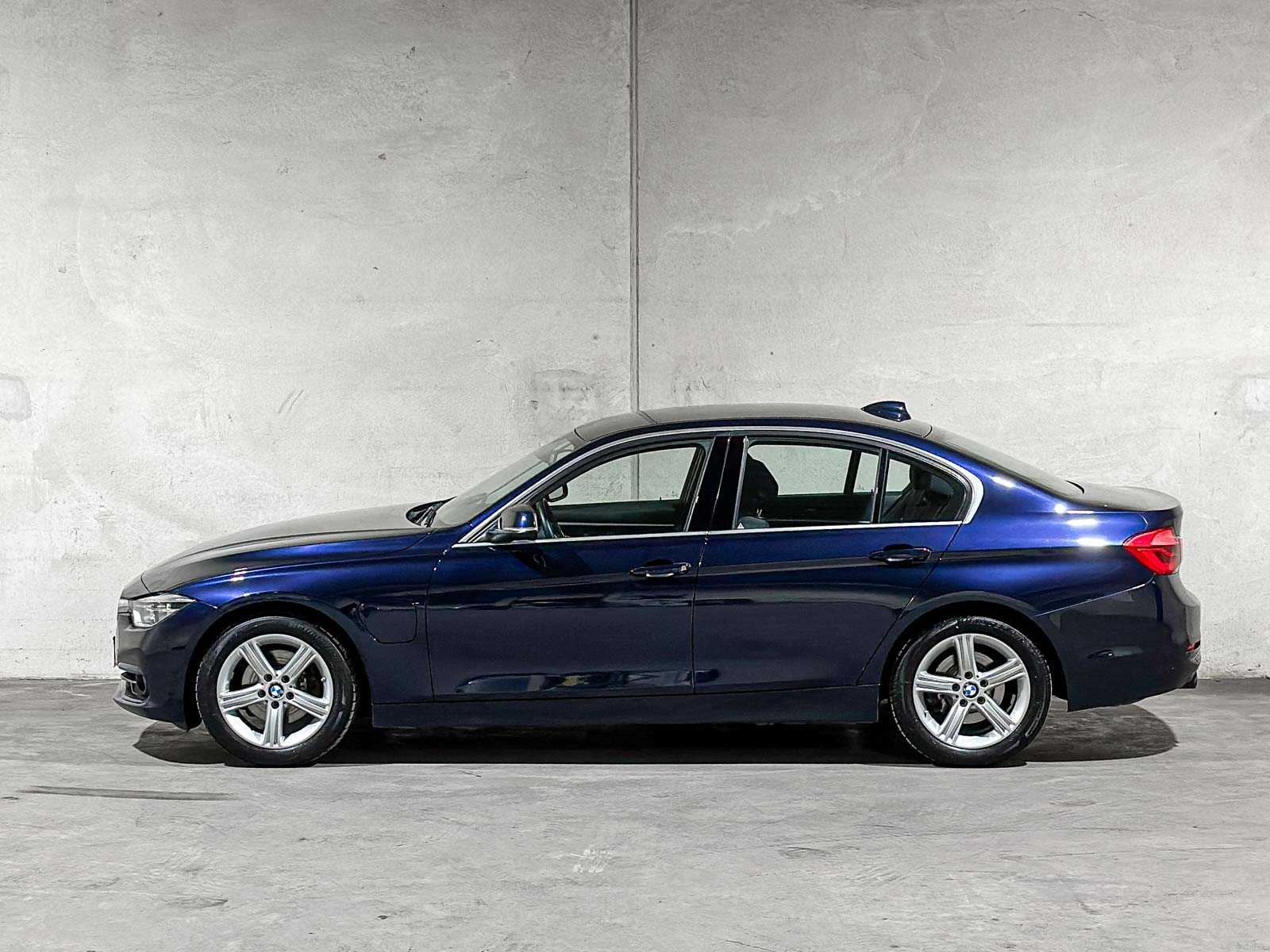 BMW 330e Centennial Executive 3-serie 252pk 2016 (Origineel-NL), KL-859-S