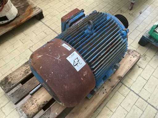 Machinery, spare parts and warehouse stocks
